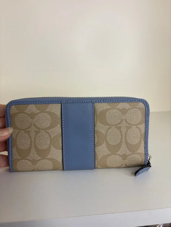 COACH Khaki Signature Crossbody and Wallet with Light Blue Trim - Picture 13 of 15